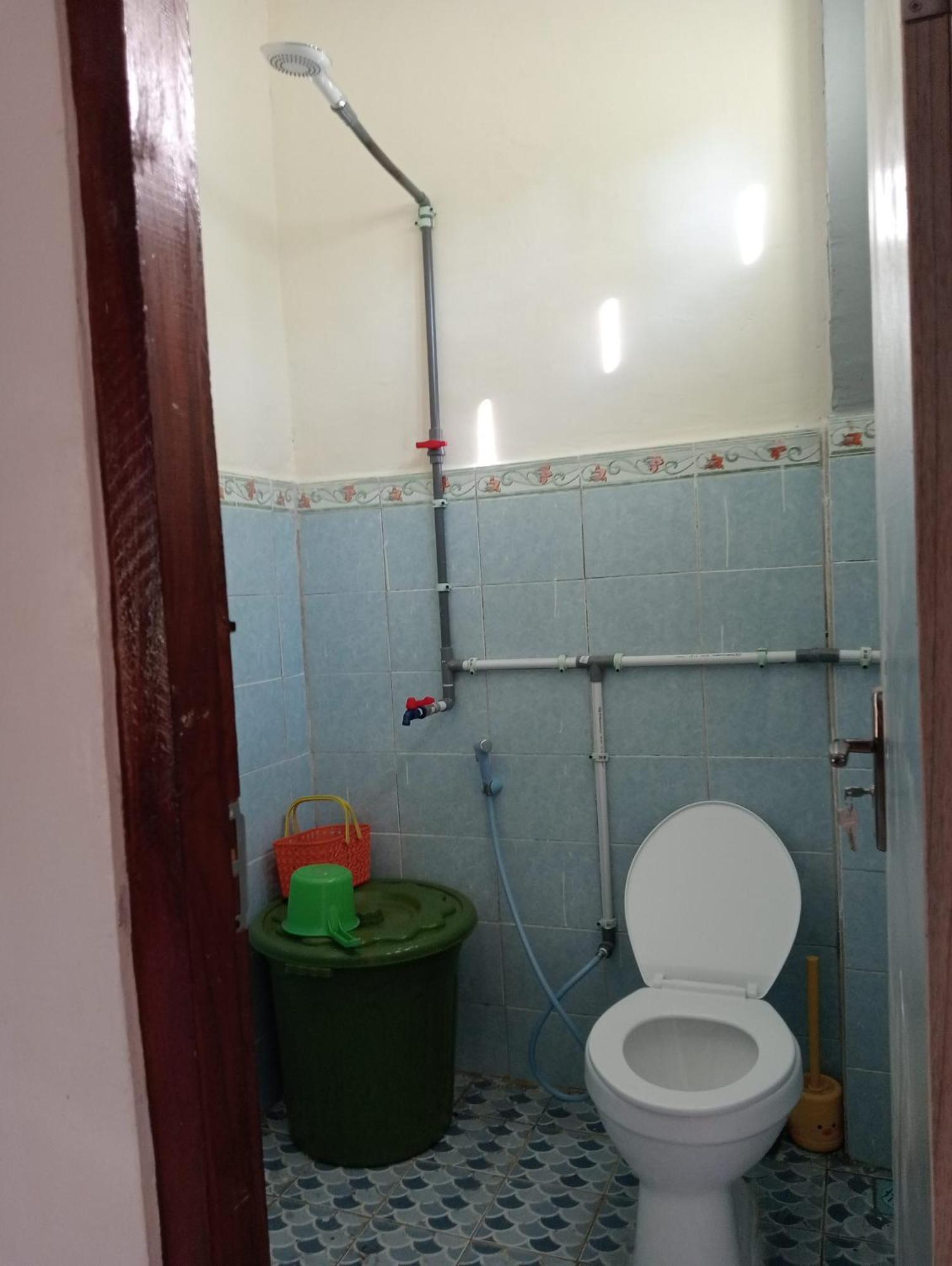 Yusilver Guest House Labuan Bajo Exterior photo