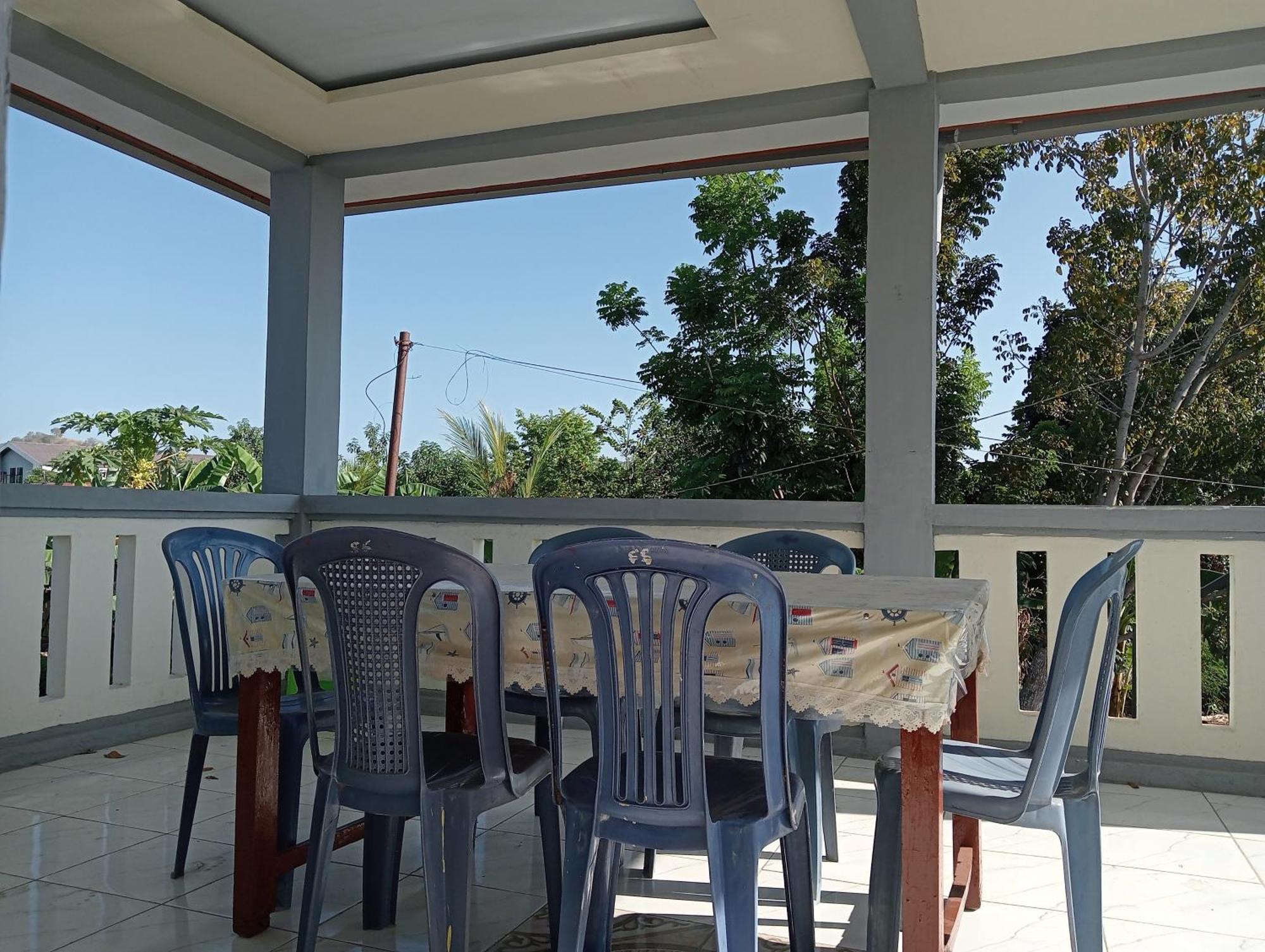 Yusilver Guest House Labuan Bajo Exterior photo